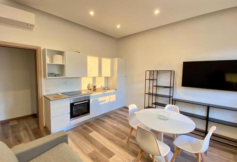 اتاق لوکس چهار تخته, Suite Boutique Moscova