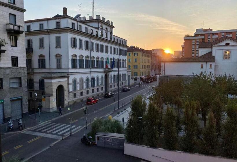 اتاق لوکس چهار تخته, Suite Boutique Moscova