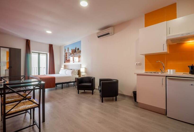 标准工作室, Baluart Apartments