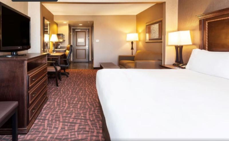 Люкс Кровать Кинг, Holiday Inn Express Hotel & Suites Cheyenne, An Ihg