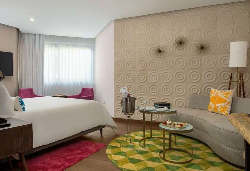 Studio Standard Lit King Size, Indigo Guadalajara Expo, An Ihg