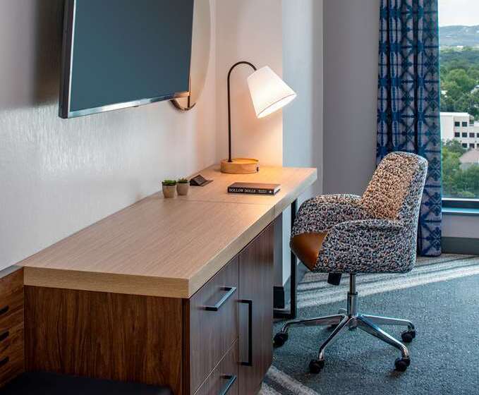 Studio Standard Lit King Size, Indigo Guadalajara Expo, An Ihg