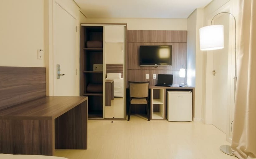 4인용 스탠다드 룸, Umbu Hotel Porto Alegre   Centro Histórico   Prox Aeroporto 15min