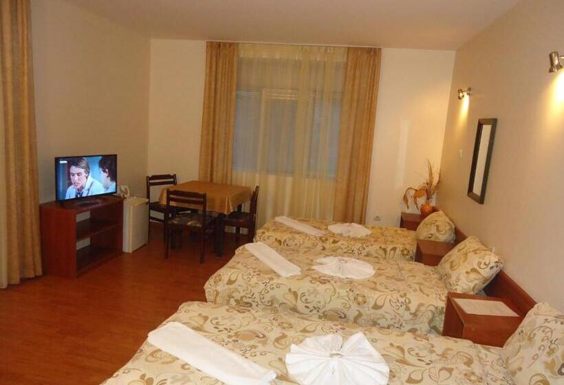 Standard Triple Room with Terrace, Matev