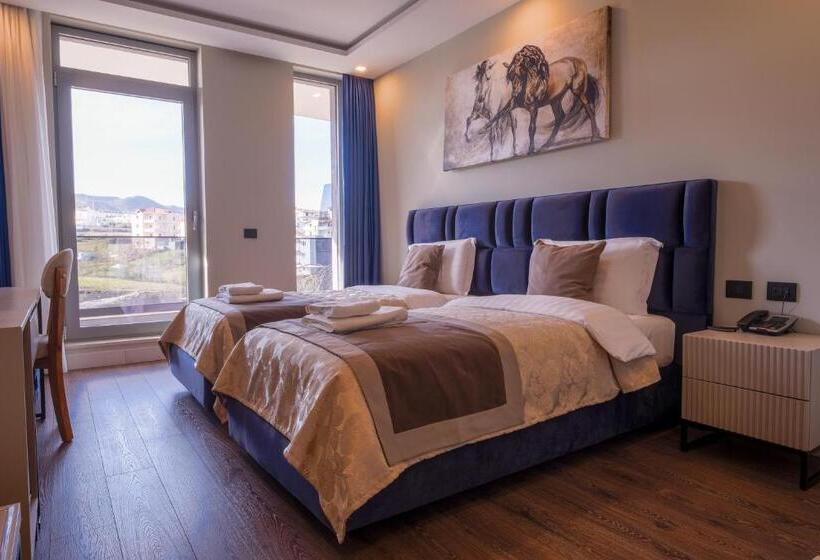 标准间, Royal East Resort