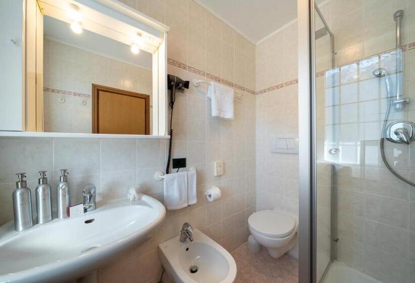 اتاق استاندارد, Mytime Hotels Savoy