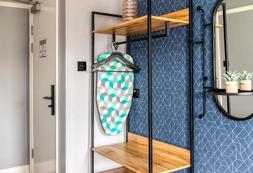 Семейный Номер, Kensington Rooms   Warwick Road
