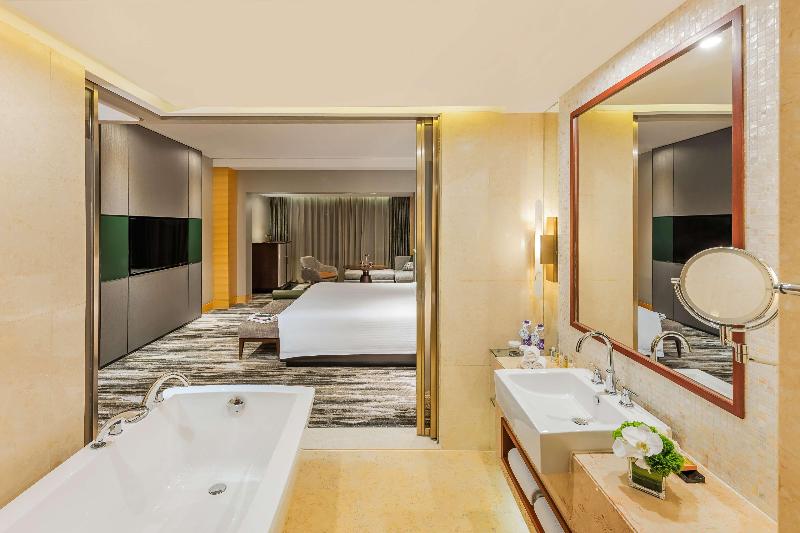 Номер Executive Кровать Кинг, Hilton Shanghai Hongqiao
