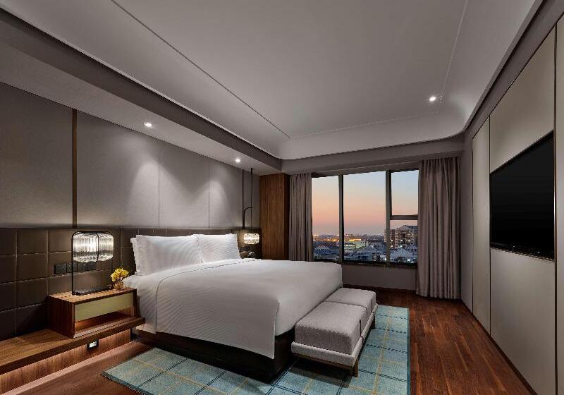 Номер Executive, Hilton Shanghai Hongqiao