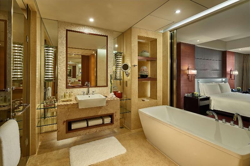 Полулюкс, Hilton Shanghai Hongqiao
