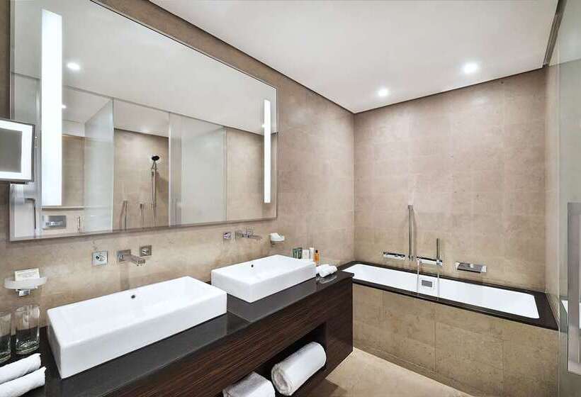 Номер Executive Кровать Кинг, Hilton Shanghai Hongqiao