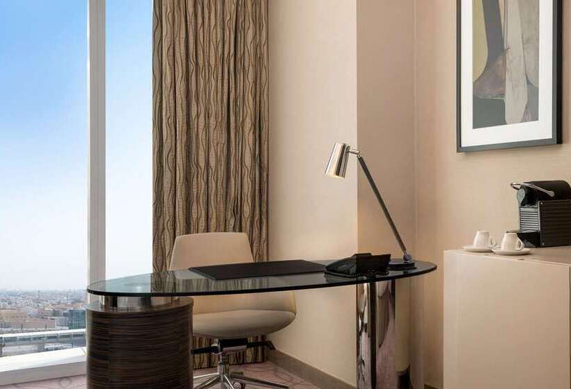 Номер Executive Кровать Кинг, Hilton Shanghai Hongqiao