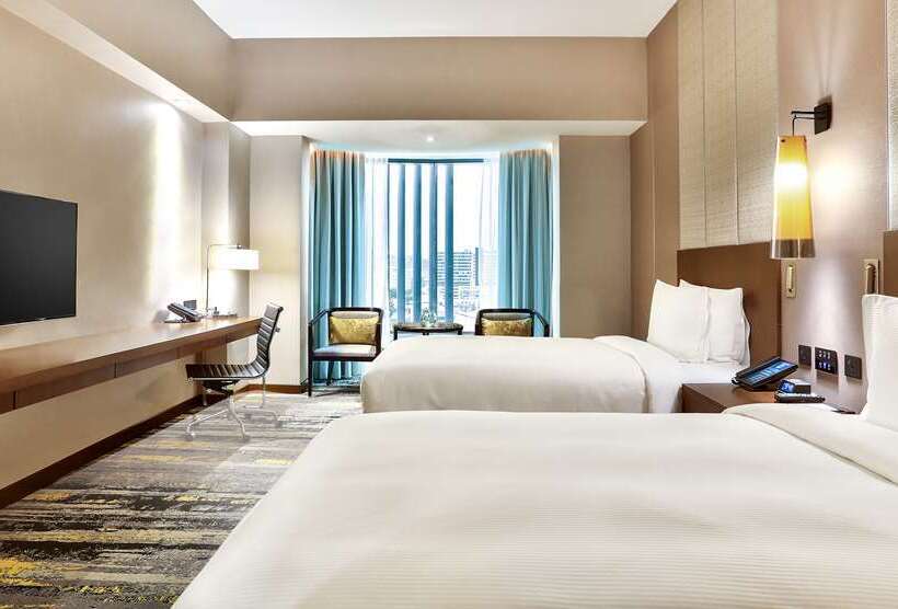 Номер Executive, Hilton Shanghai Hongqiao