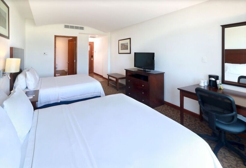 ２ダブルベッドのスタンダードルーム, Holiday Inn Express Nuevo Laredo, An Ihg