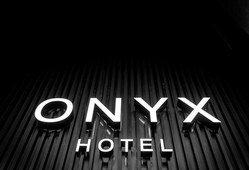 اتاق استاندارد سه نفره, Onyx