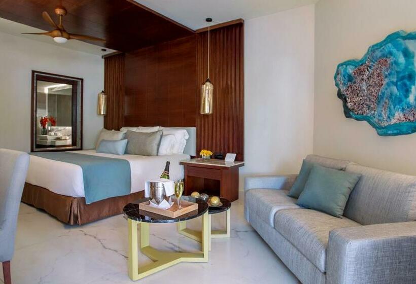 小型套房侧面可观海景, Secrets Royal Beach Punta Cana - Adults Only - All Inclusive