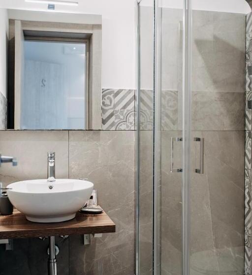 اتاق استاندارد یک نفره, B&b Stramondo