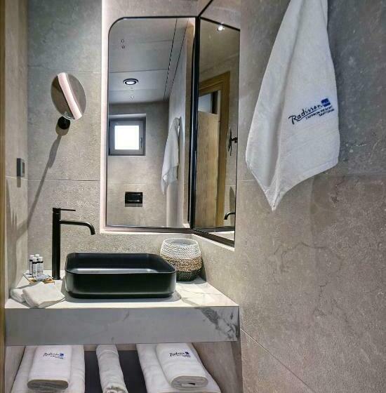 Номер Superior, Radisson Blu Zaffron Resort, Santorini