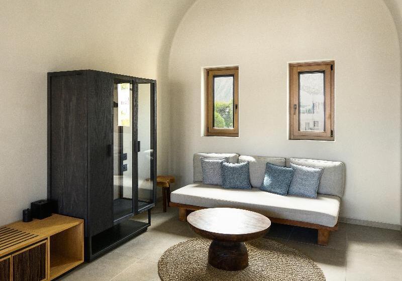 Полулюкс с Балконом, Radisson Blu Zaffron Resort, Santorini
