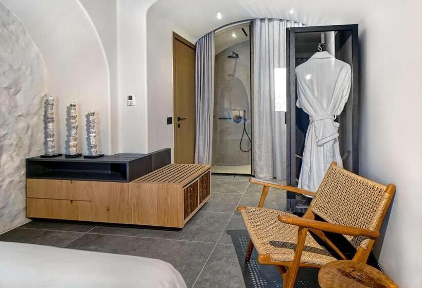 Premium room with terrace, Radisson Blu Zaffron Resort, Santorini
