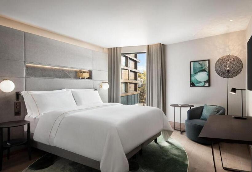 Номер Классика Кровать Кинг, The Westin London City