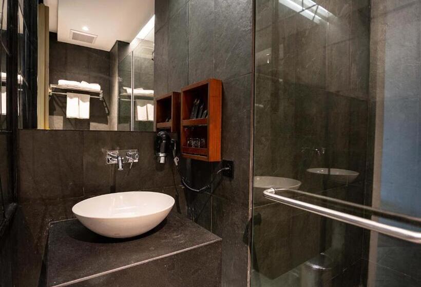 Номер Executive, Rayz Umm Hotel Malang