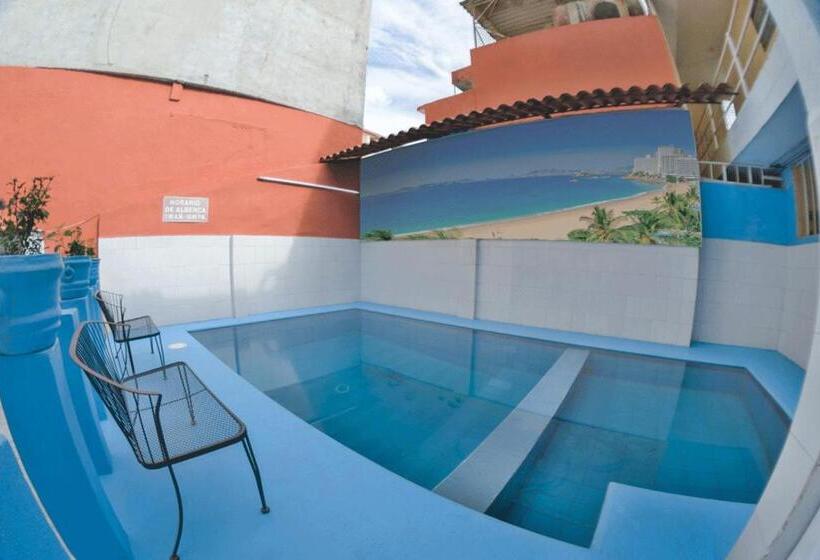 Quarto Triplo Estandar, San Carlos