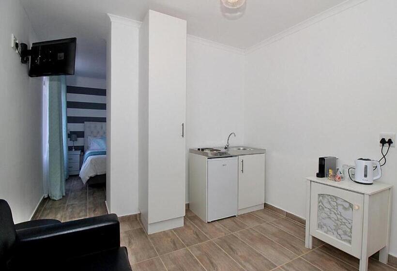 Люкс, Glennies Guesthouse