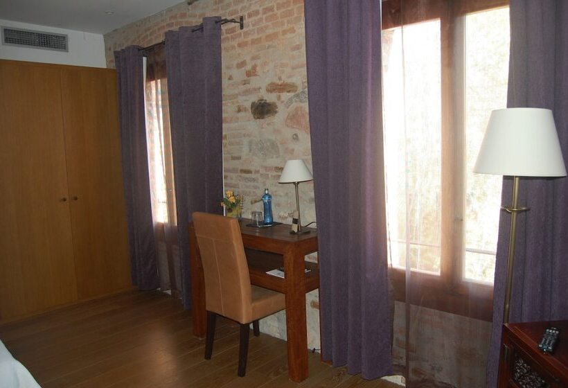 اتاق استاندارد, Moli De La Torre