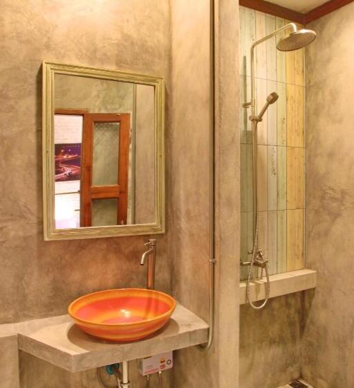 اتاق کلاسیک چهارنفره, Windy Seaview Resort