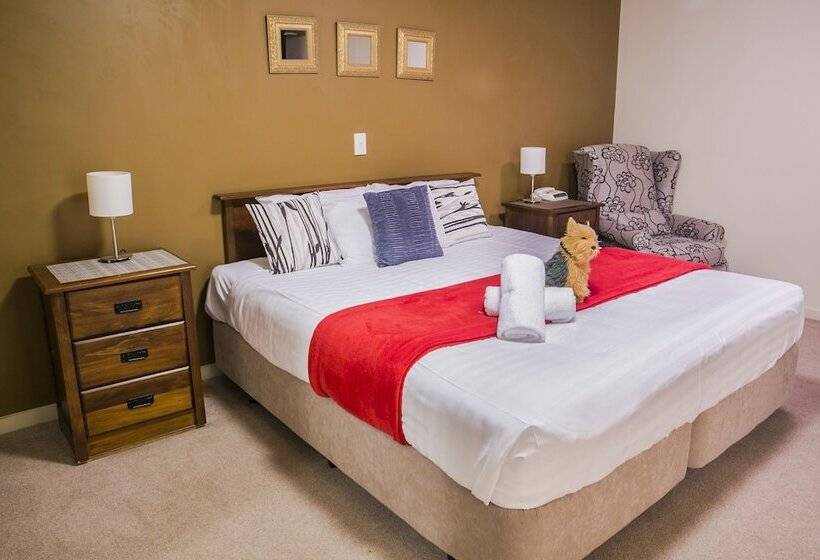 Апартаменты 3 Спальни, The Glebe Apartments