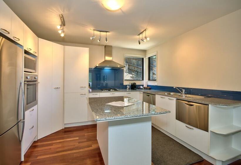 Апартаменты 3 Спальни, The Glebe Apartments