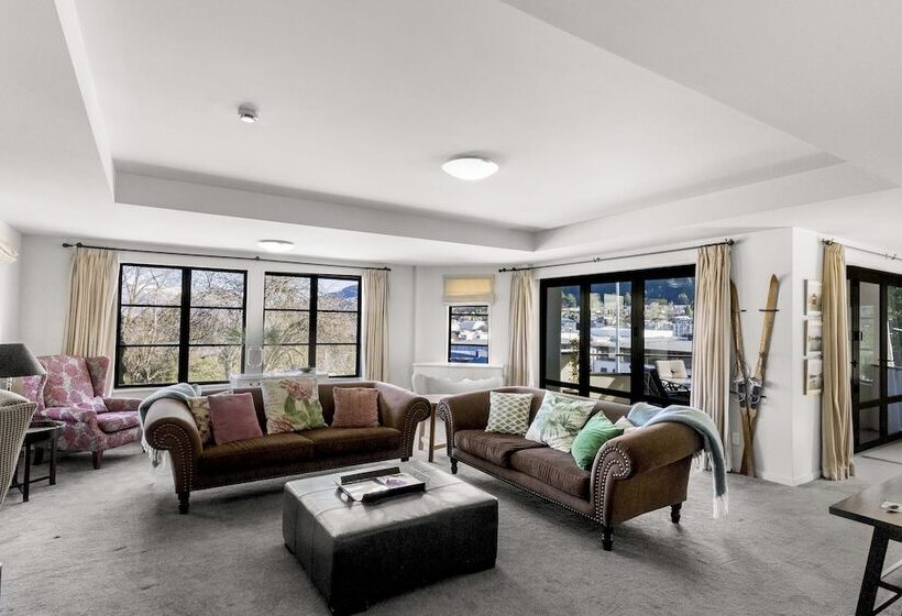 Апартаменты 3 Спальни, The Glebe Apartments