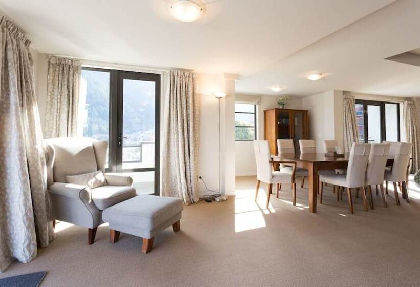Апартаменты Пентхаус 1 Спальня, The Glebe Apartments