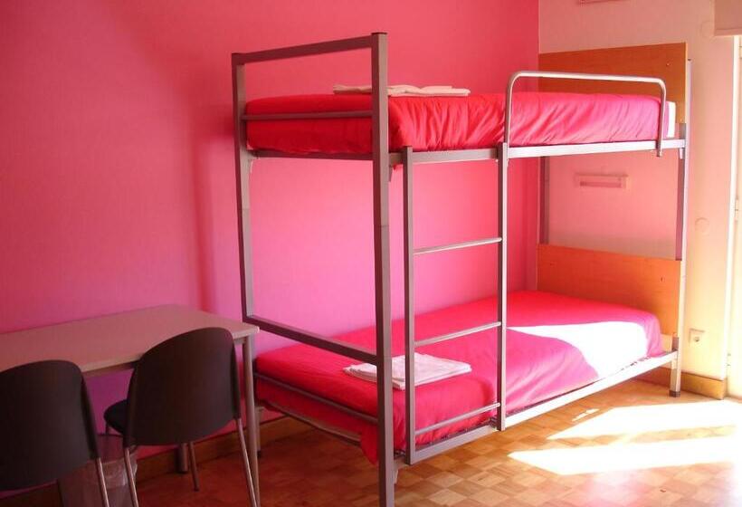 Четырехместный номер эконом класса с общей ванной комнатой, Hi Ofir   Pousada Juventude   Hostel