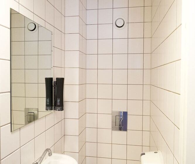 스탠다드 싱글 룸 공동욕실, Copenhagen Downtown Hostel