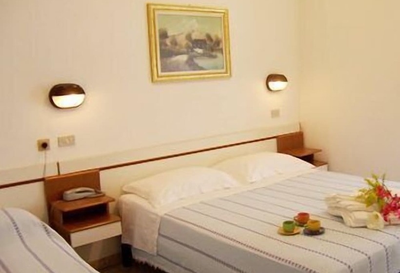 اتاق استاندارد چهار تخته, Haway