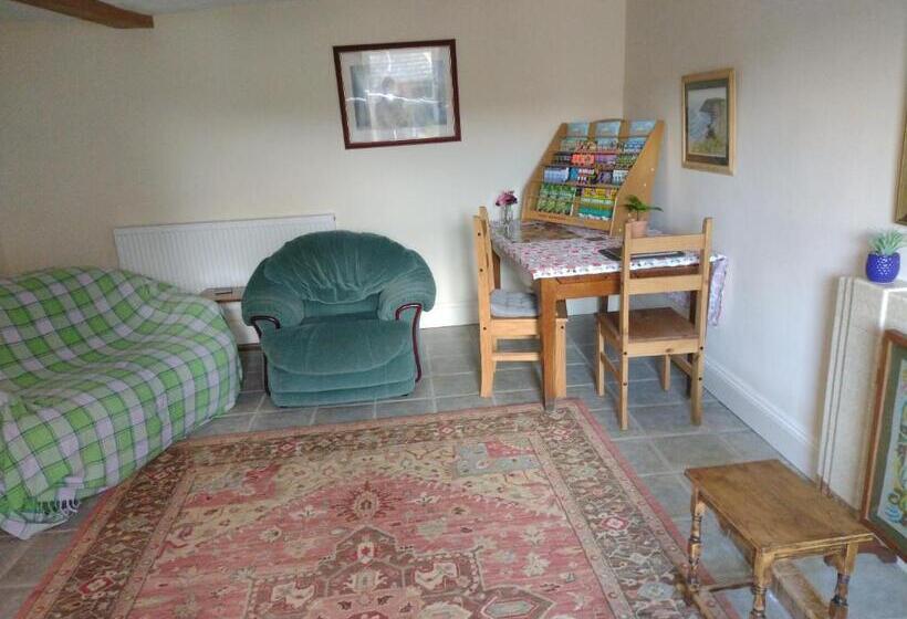 Семейный Номер, Sharlands Farm Bed And Breakfast