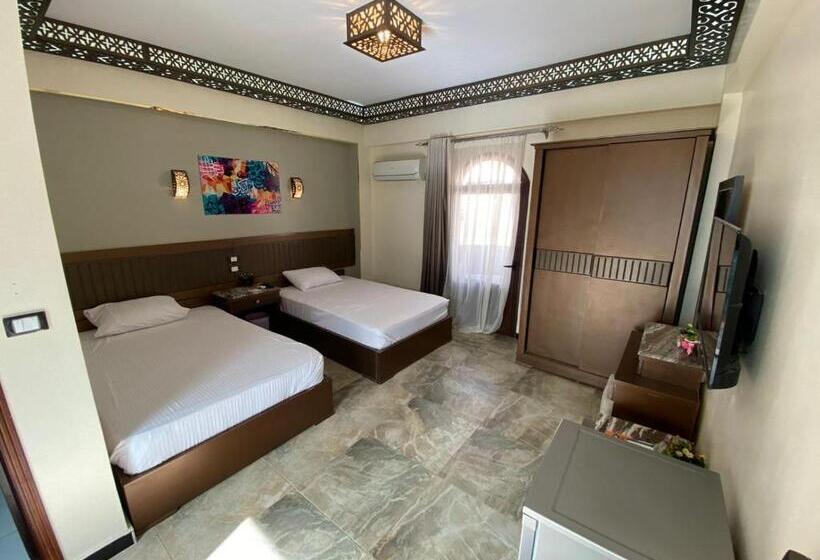 اتاق لوکس, Shabana House