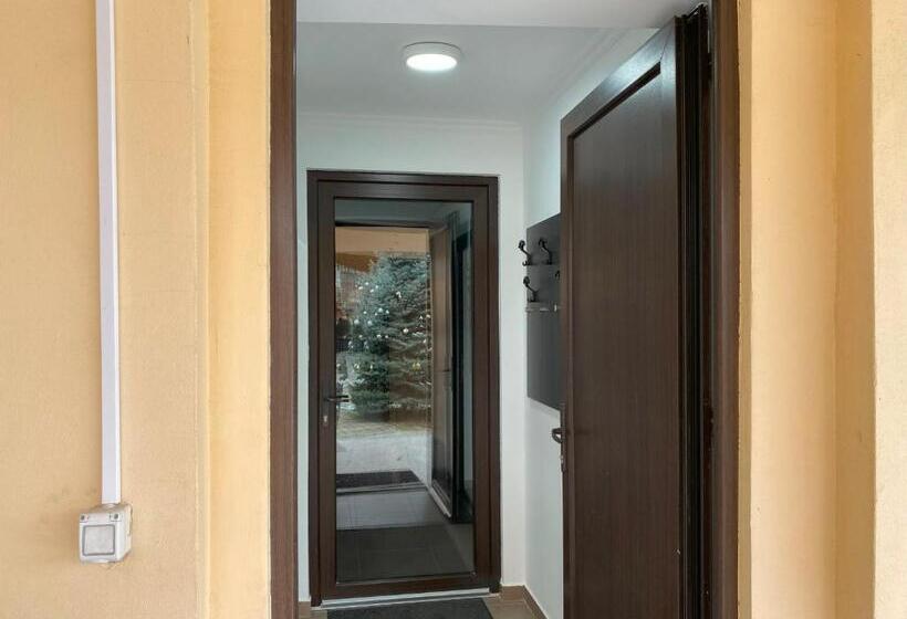 استودیوی لوکس, Casa Sofia