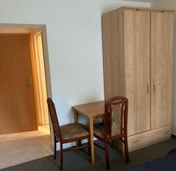 标准间, Pension Tom´s Hütte