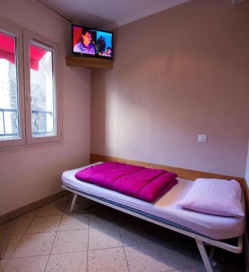 اتاق استاندارد یک تخته با سرویس بهداشتی مشترک, Bastille Hostel