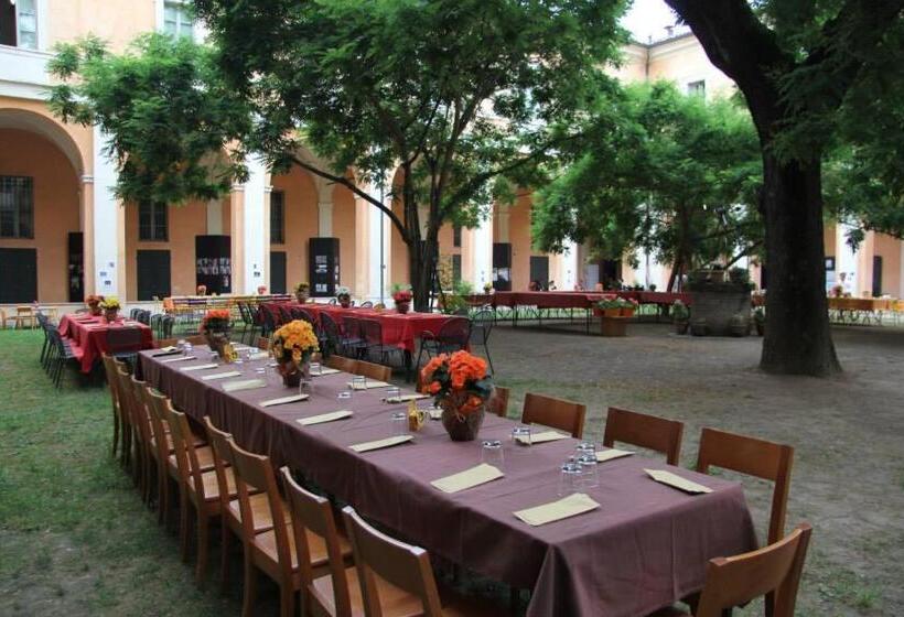 اتاق استاندارد سه نفره, Student's Hostel Della Ghiara