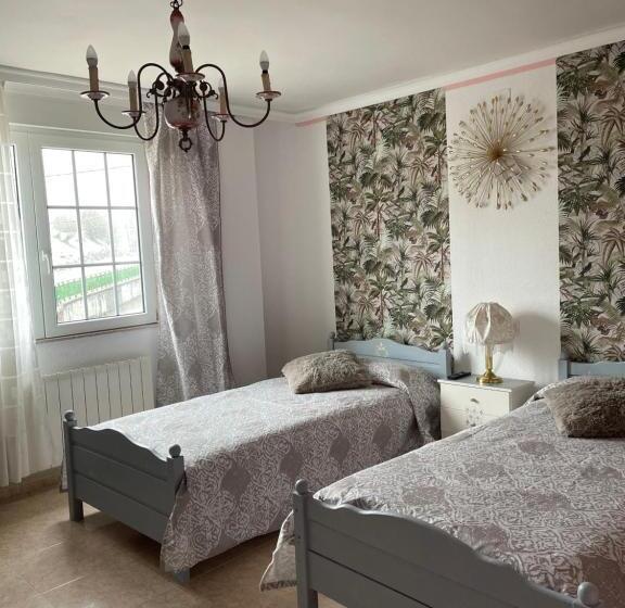 Quarto Triplo Estandar, Hostel Arenos