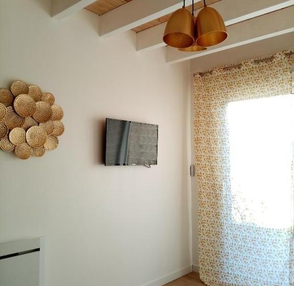 Стандартный Номер Кровать Кинг, Studiocaroline44, 2 Studios Entre La Ville Et La Mer, Parking, Cuisine, Moins De 15min De L Aéroport