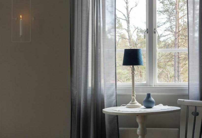 Дом 2 Спальни, Bergs Gård & Hållsvikens Gård