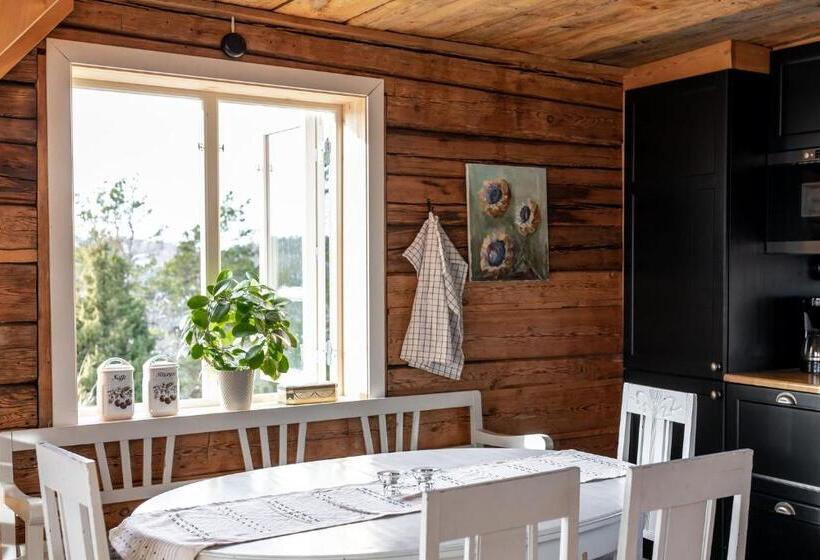 Дом 2 Спальни, Bergs Gård & Hållsvikens Gård