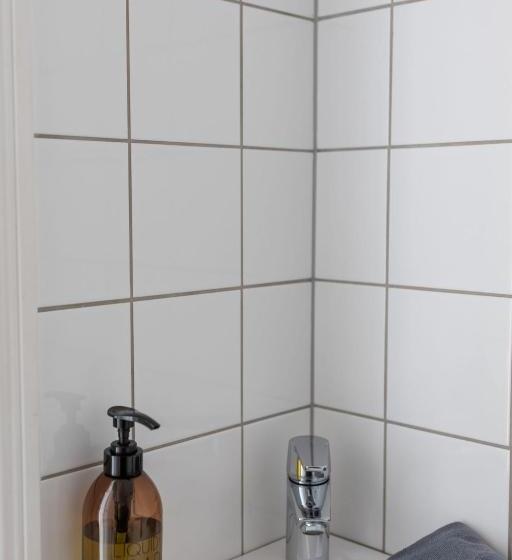 Дом 1 Спальня, Bergs Gård & Hållsvikens Gård