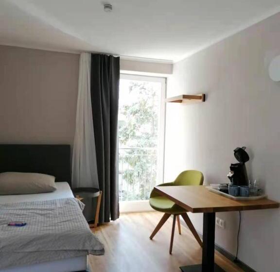 Апартаменты 1 Спальня, Motel Q  Das Kleine Stadt
