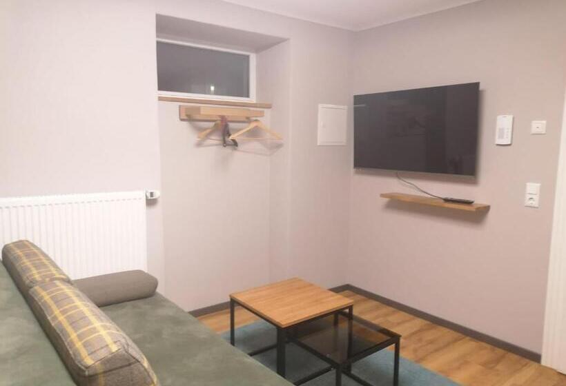 Апартаменты 1 Спальня с Балконом, Motel Q  Das Kleine Stadt